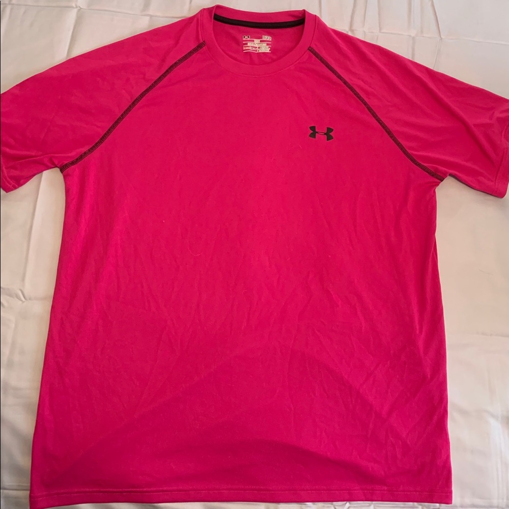 Men’s Loose Fit Under Armour Shirt